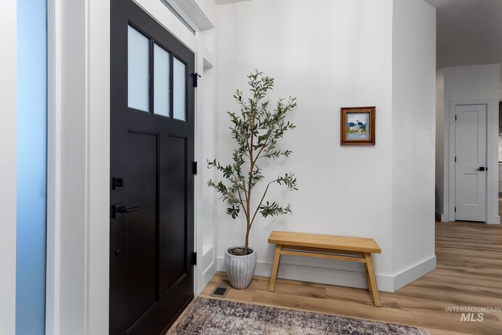 Property Photo: 11445 W Threadgrass St ID 83669