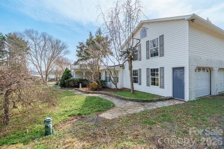 Property Photo:  2991 Sam Houser Road  NC 28168 
