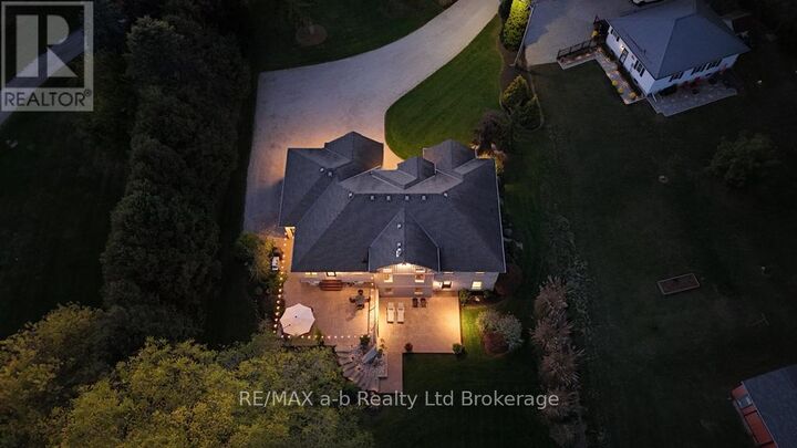 Property Photo: 9442 Richmond Road ON N5H 2R1