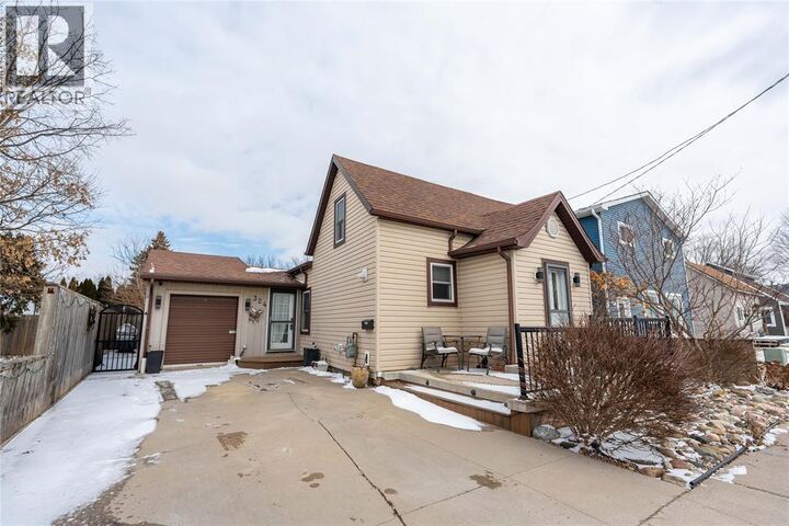 Property Photo: 324 Queen Street ON N8A 1G6