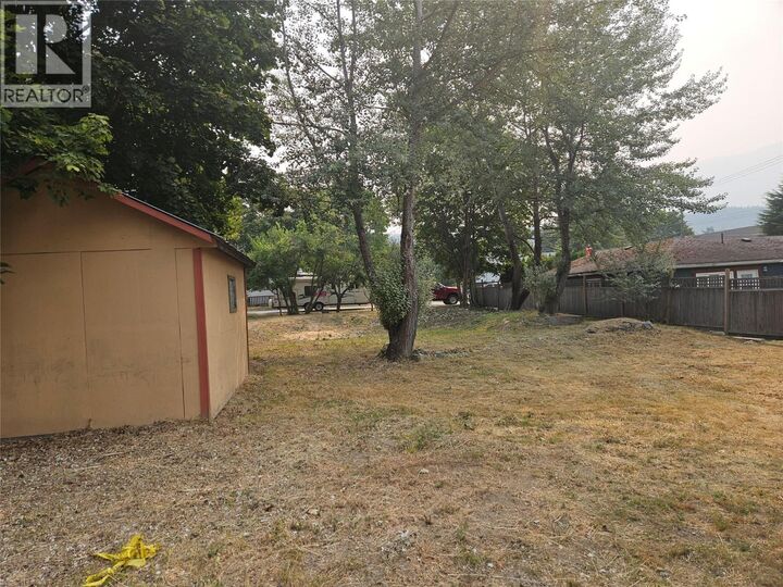 Property Photo:  94 1st   NW Avenue  BC V0G 1R0 