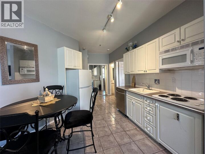 5052 Riverview Road 2006B — photo 1