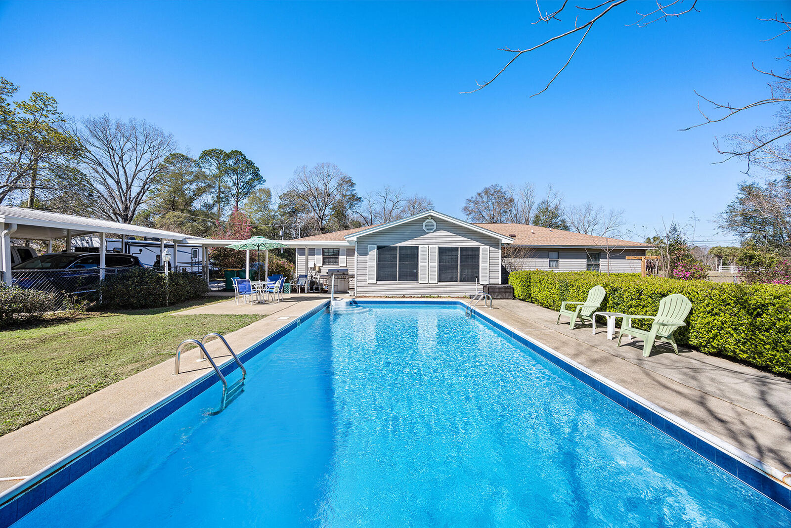 Property Photo: 5855 Houston Lane FL 32539