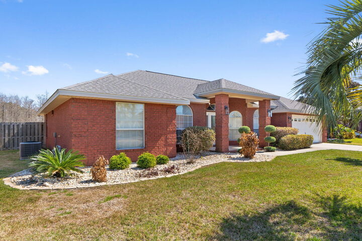 Property Photo:  1680 Woodlawn Way  FL 32563 