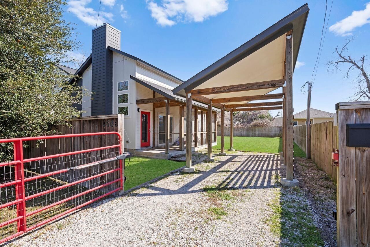 Property Photo:  6508 Cohn Street  TX 77091 