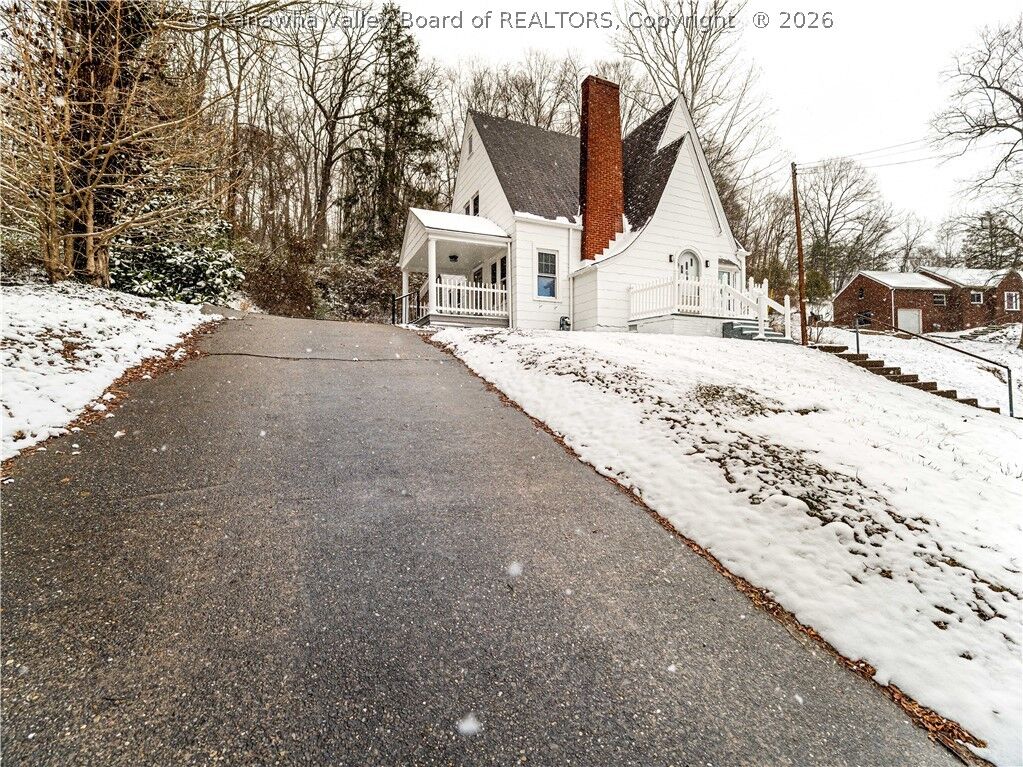 Property Photo:  6 Varsity Drive  WV 25302 