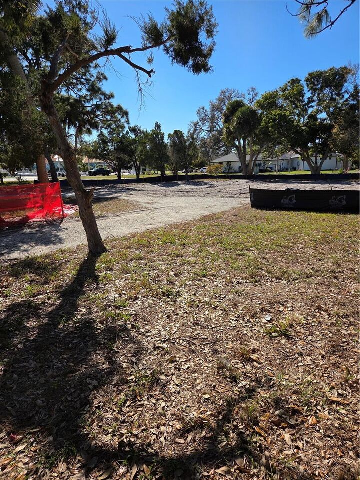 Property Photo:  201 Park Boulevard N  FL 34285 