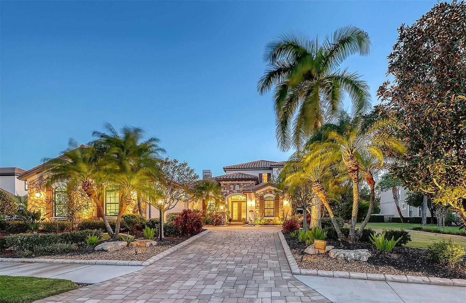 Property Photo:  15404 Linn Park Terrace  FL 34202 