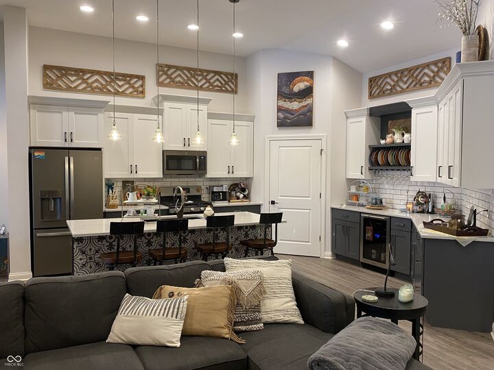 Property Photo:  2808 Stones Bay Drive  IN 46143 