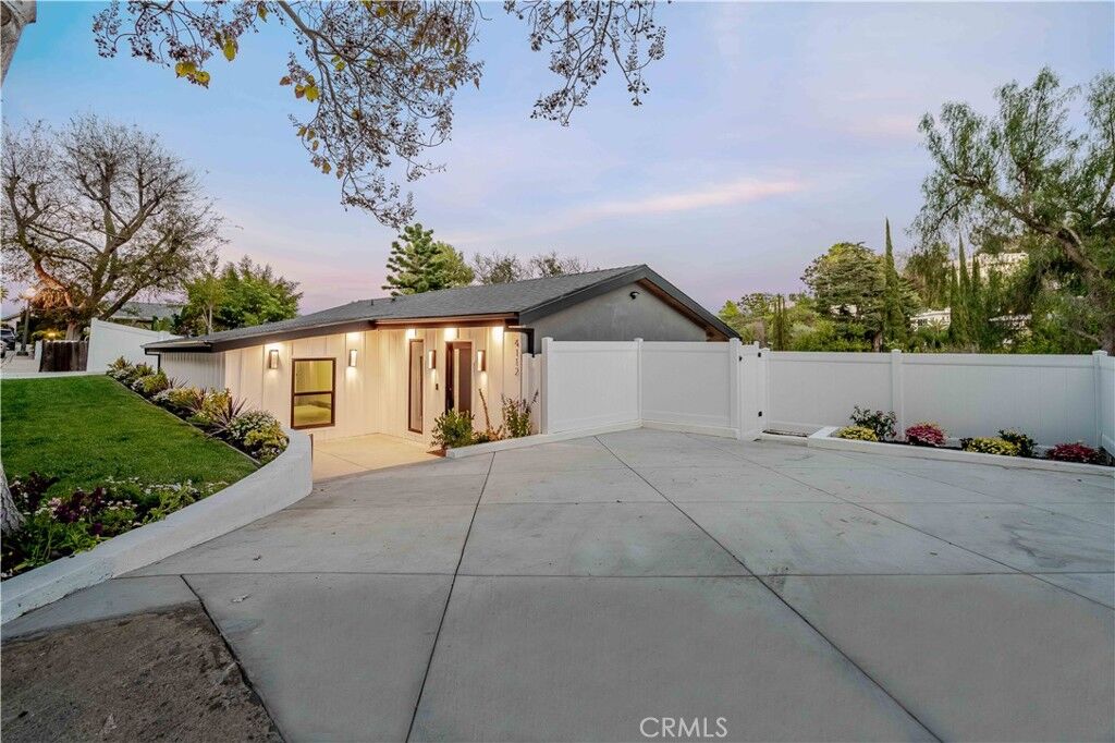 Property Photo:  4112 Knobhill Drive  CA 91403 