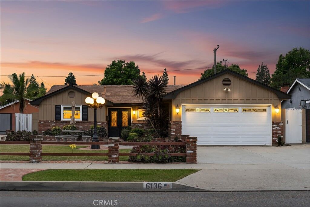 Property Photo:  6136 E Rosebay  CA 90808 