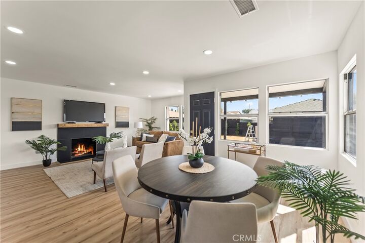 Property Photo:  1616 W 108th  CA 90047 