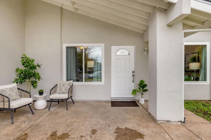 Property Photo:  15 Veloz Court  CA 95823 