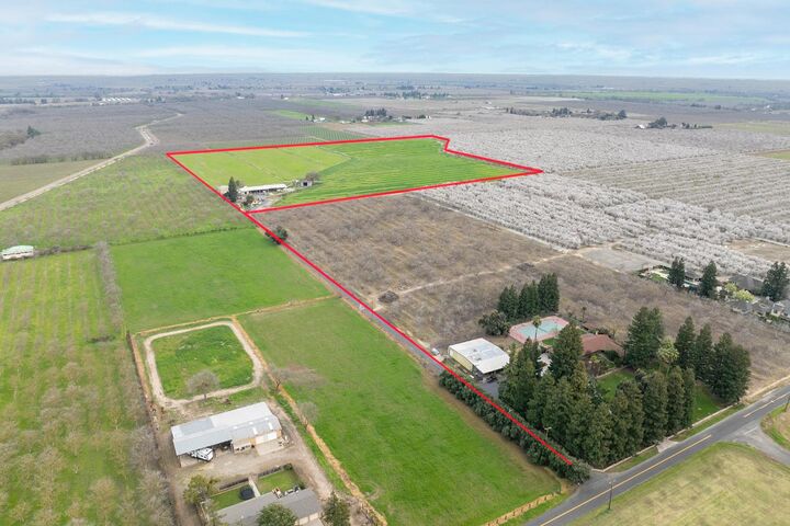 Property Photo:  618 Wellsford Road  CA 95357 