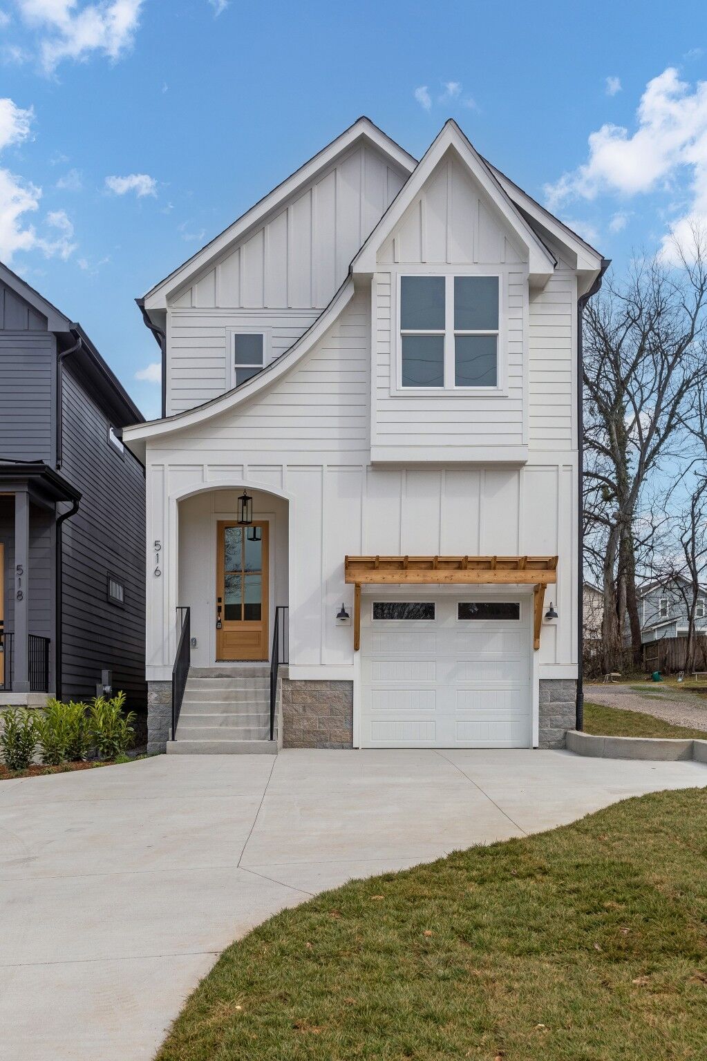 Property Photo: 516 E Bend Dr TN 37209