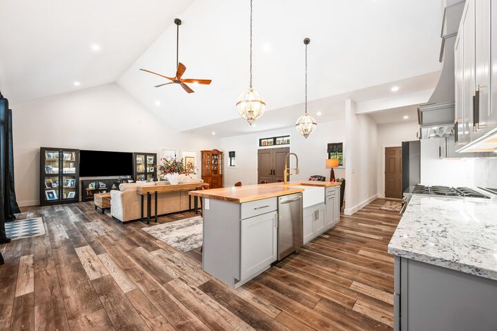 Property Photo: 123 Oxbow Lane NH 03818