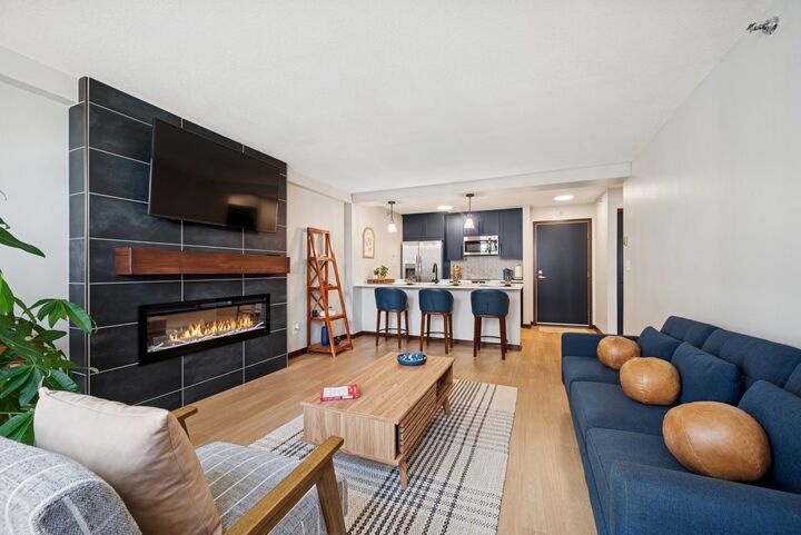 Property Photo:  433 S 7th Street 1919  MN 55415 