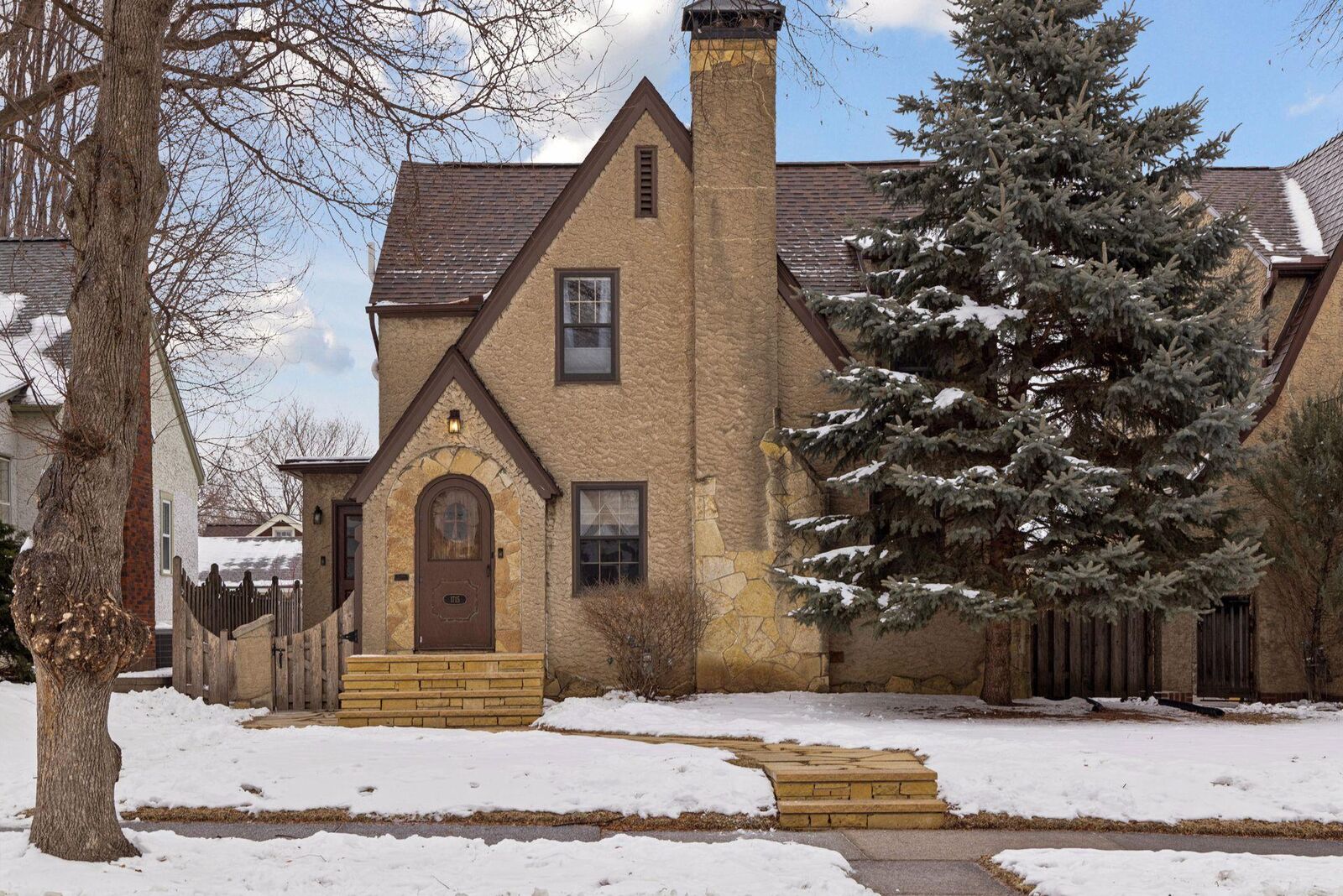 Property Photo:  1715 Scheffer Avenue  MN 55116 