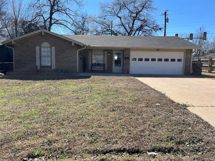 Property Photo: 2010 Kyle Drive TX 75460