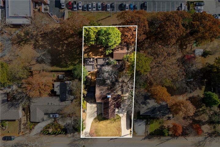 Property Photo:  426 N Oliver Avenue  AR 72701 