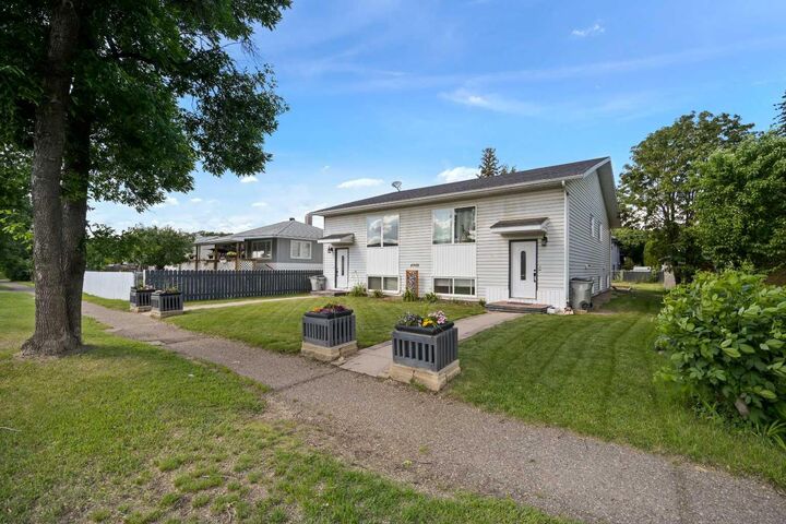 Property Photo: 4908 54 Avenue AB T0G 1E0