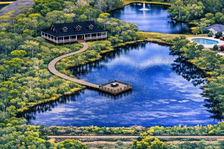 Property Photo:  7200 Twin Lakes Ln  FL 32504 