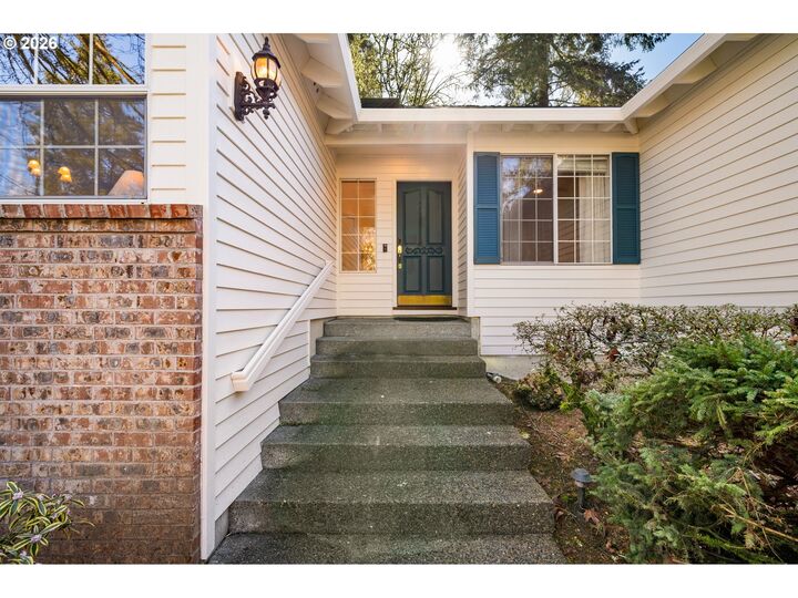 Property Photo:  15100 SW Gull Dr  OR 97007 