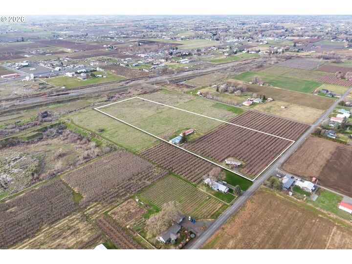 Property Photo: 84488 Eastside Rd OR 97862