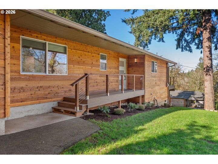 Property Photo: 818 Ash St OR 97034