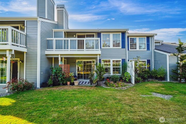 Property Photo: 5813 S 238th Ct F2 WA 98032