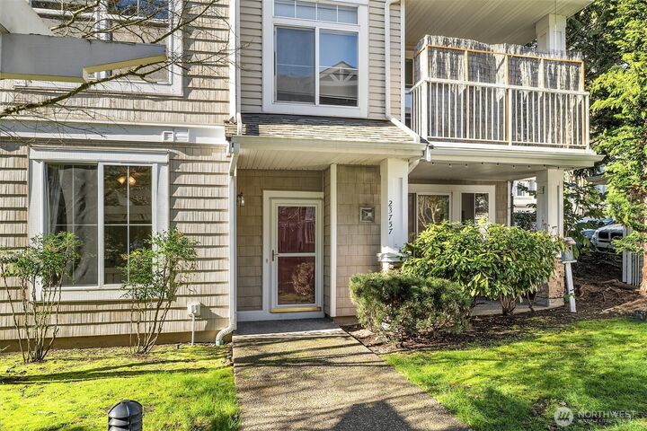 Property Photo: 23757 SE 52nd Lane 13-1 WA 98029