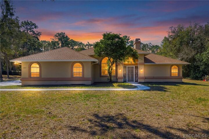 Property Photo: 1810 W Pine Ridge Boulevard FL 34465