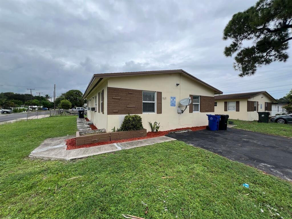 Property Photo:  1531 NW 7th Street  FL 33311 