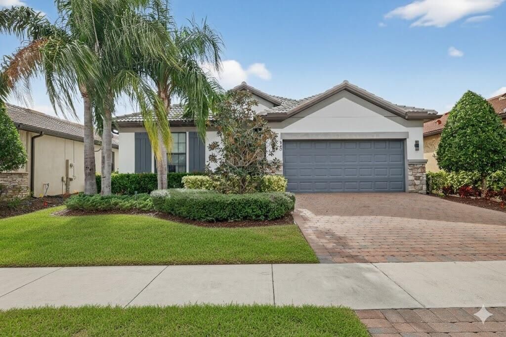 Property Photo:  540 SE Monet Drive  FL 34984 