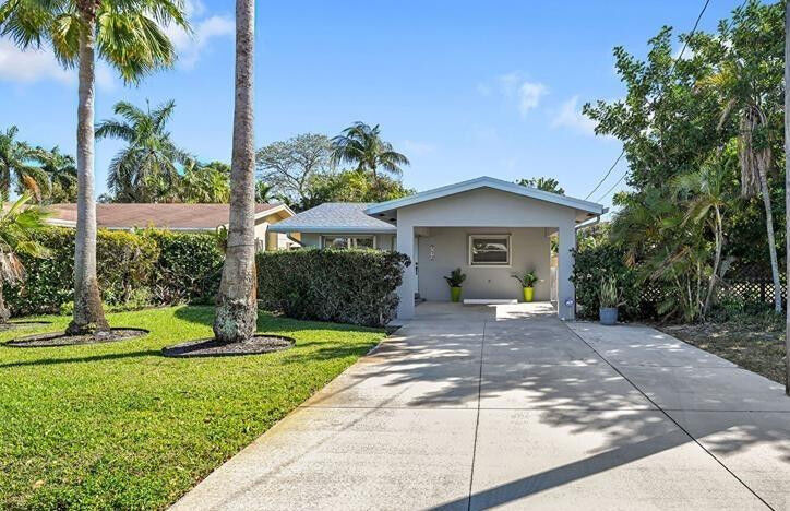 Property Photo: 712 NE 34th Court FL 33334