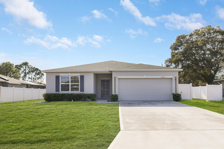 Property Photo:  2120 SW Trenton  FL 34984 