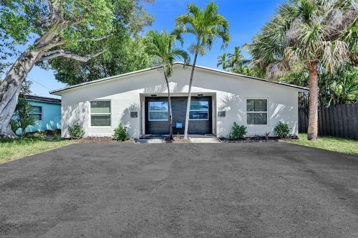 Property Photo: 909 SW 16th Street FL 33315
