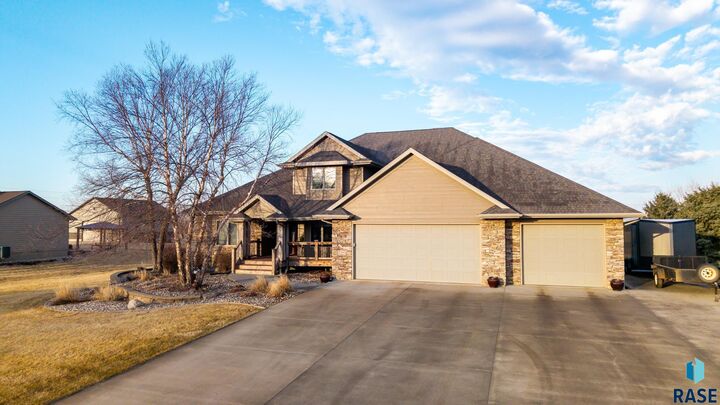 Property Photo: 27193 Willow View Cir SD 57032