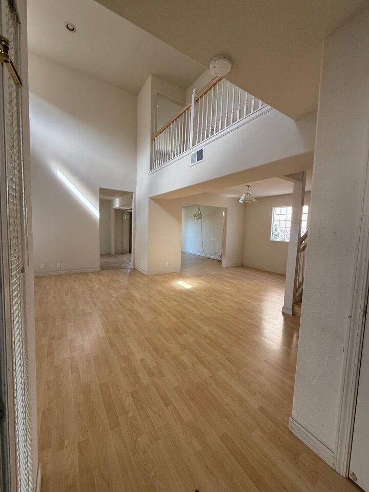 Property Photo: 949 Nantucket Boulevard 14 CA 93906