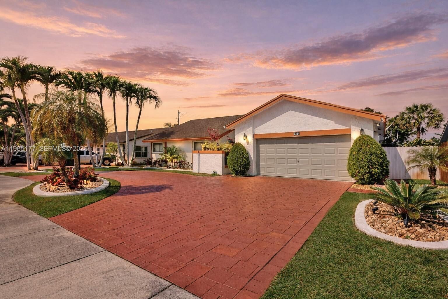 Property Photo:  9400 SW 100th Ave Rd  FL 33176 