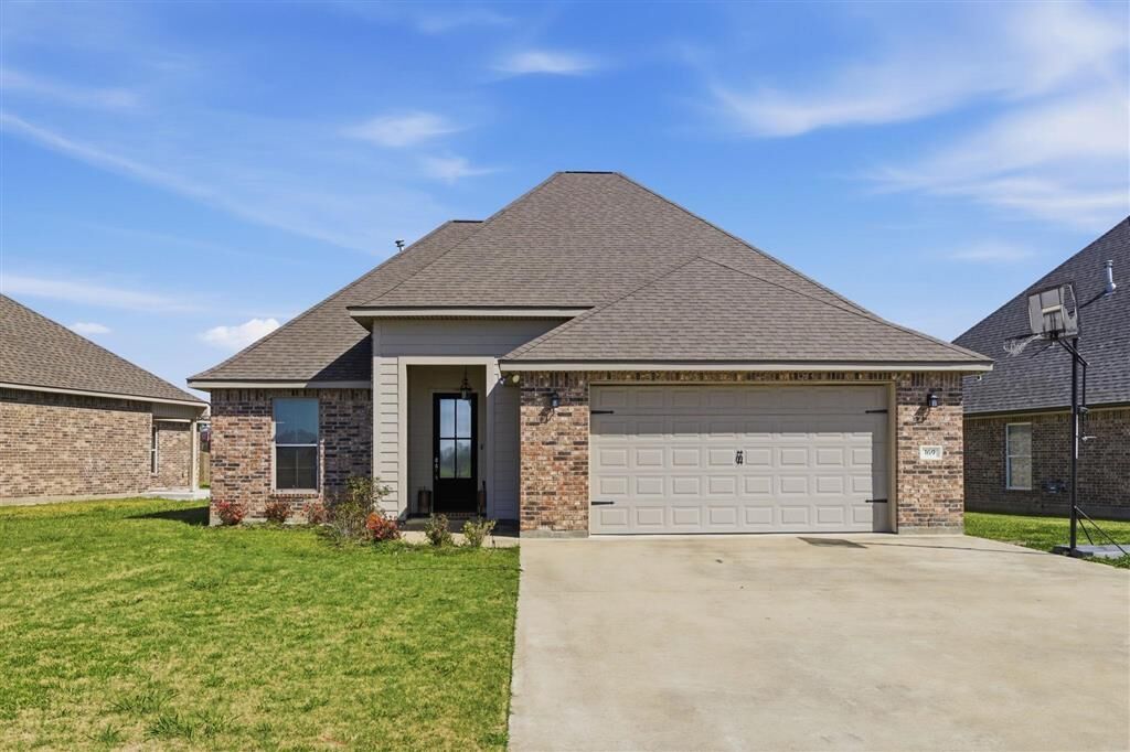 Property Photo:  169 N White Castle N  LA 70647 