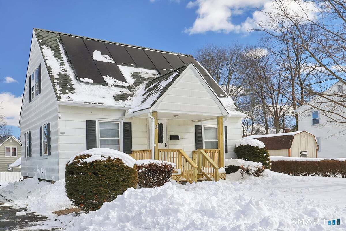 Property Photo:  13 Benjamin Street  CT 06010 