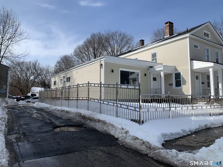 Property Photo: 422 Dixwell Avenue CT 06511