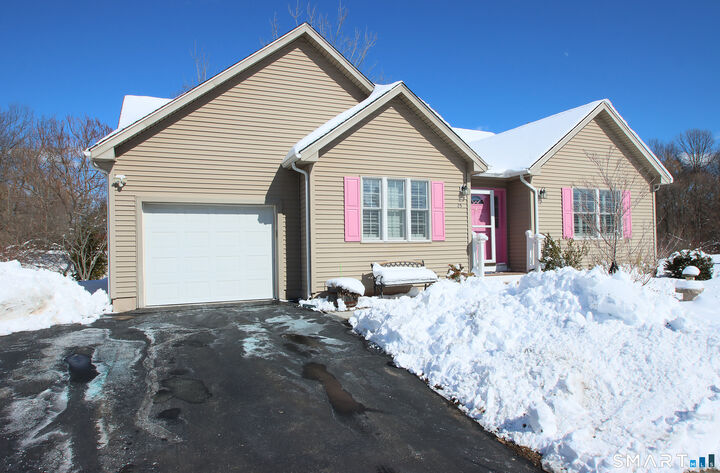 Property Photo:  25 Dacosta Drive 25  CT 06111 