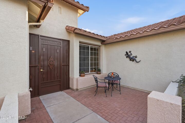 Property Photo:  8083 W Greensleeves Way  AZ 85743 