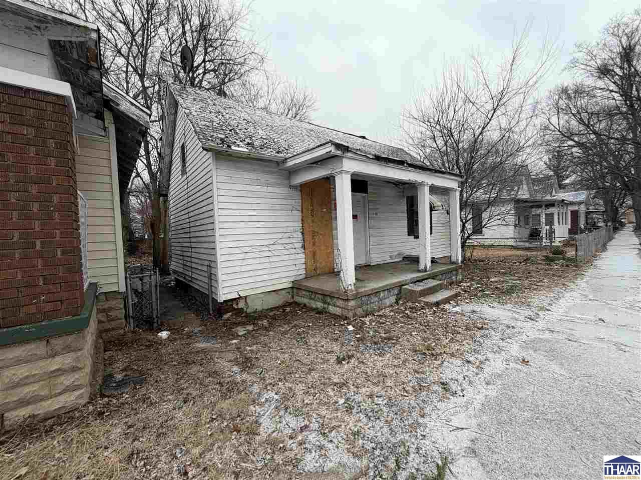 Property Photo:  712 N 14th 1/2 Street  IN 47807 