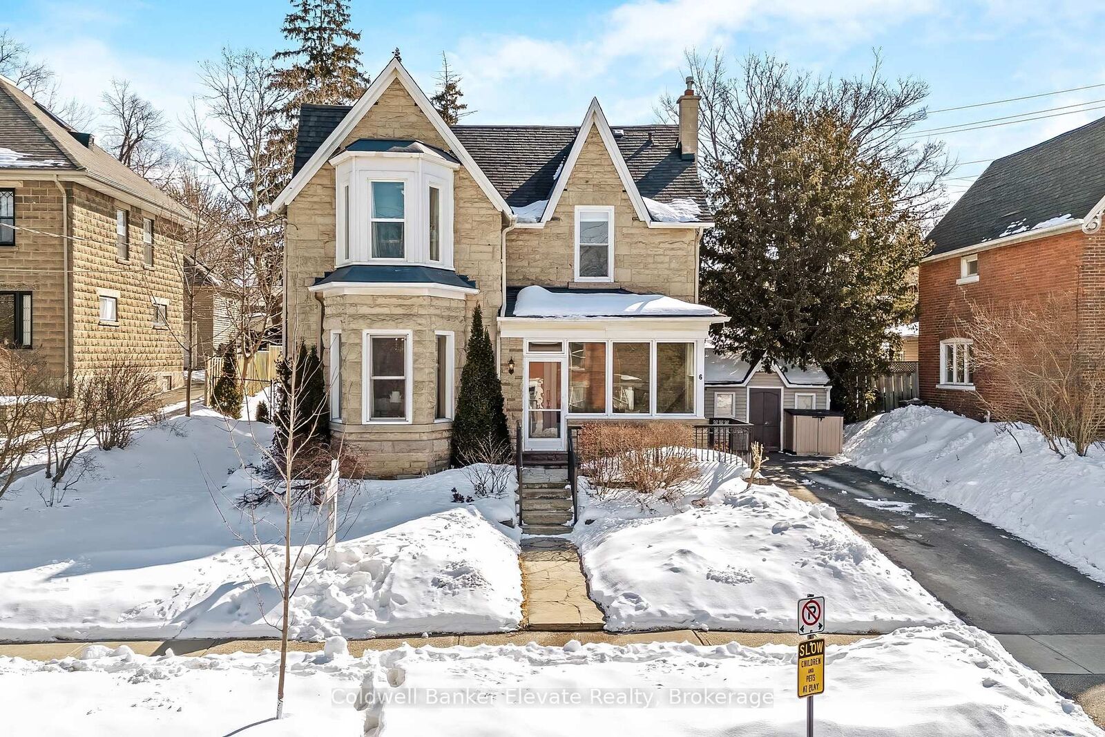 Property Photo:  6 Queen Street  ON L7G 2E4 