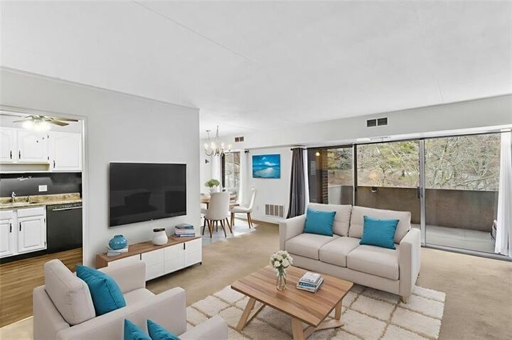 Property Photo: 2401 Charlemagne Cir PA 15237