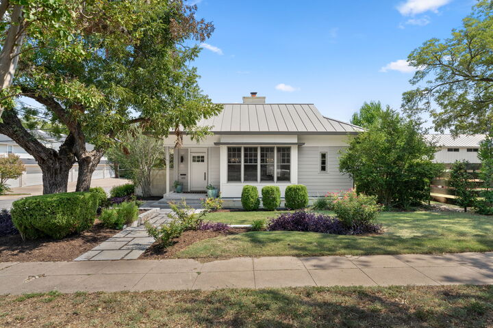 Property Photo:  3015 Washington Square  TX 78705 