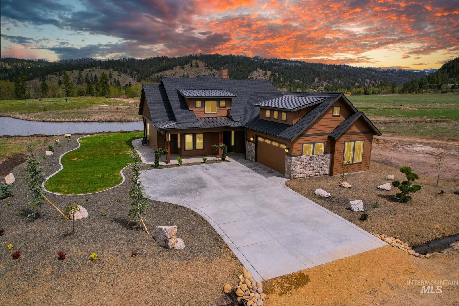 Property Photo:  38 Singing Springs Way  ID 83622 